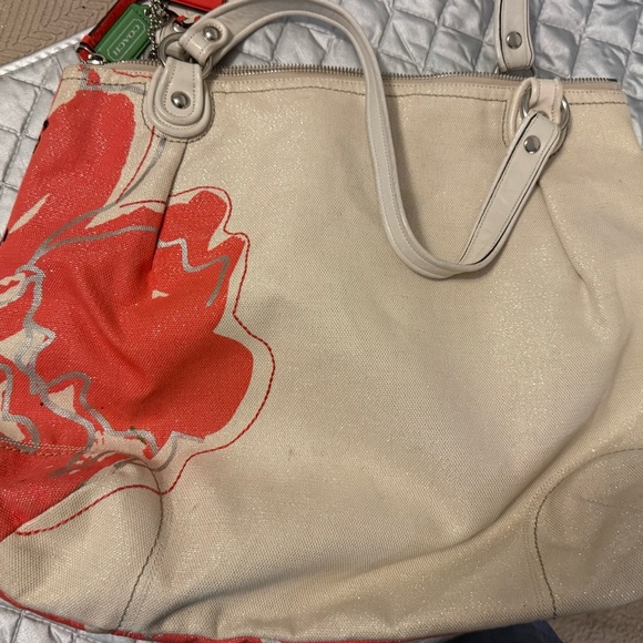 Stella & Dot Coral and Cream Floral Canvas Tote - Picture 4 of 11